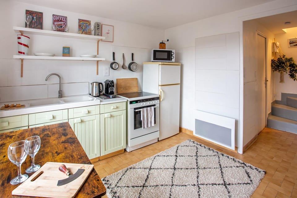 Cosy Apartment in Ancient Gabian with River and Vineyard Views Apartment in Occitanie