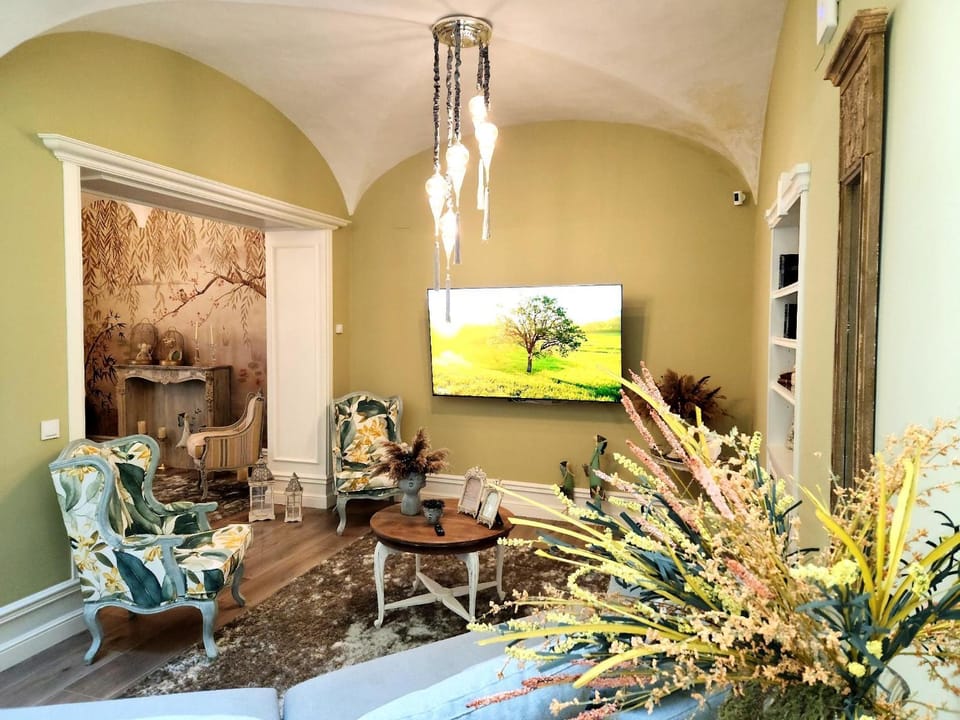 Communal lounge/ TV room