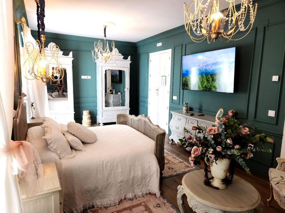 Bed, Bedroom