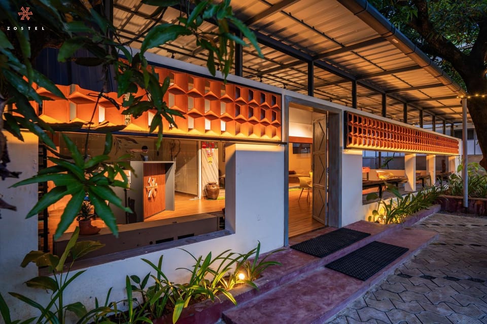 Property building, Patio, Garden