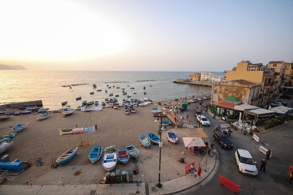 Neighbourhood, Beach, Sea view
