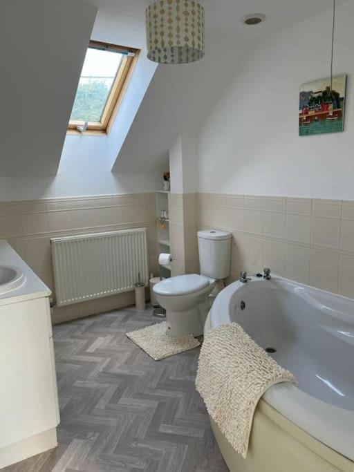 Toilet, Bathroom, Bath