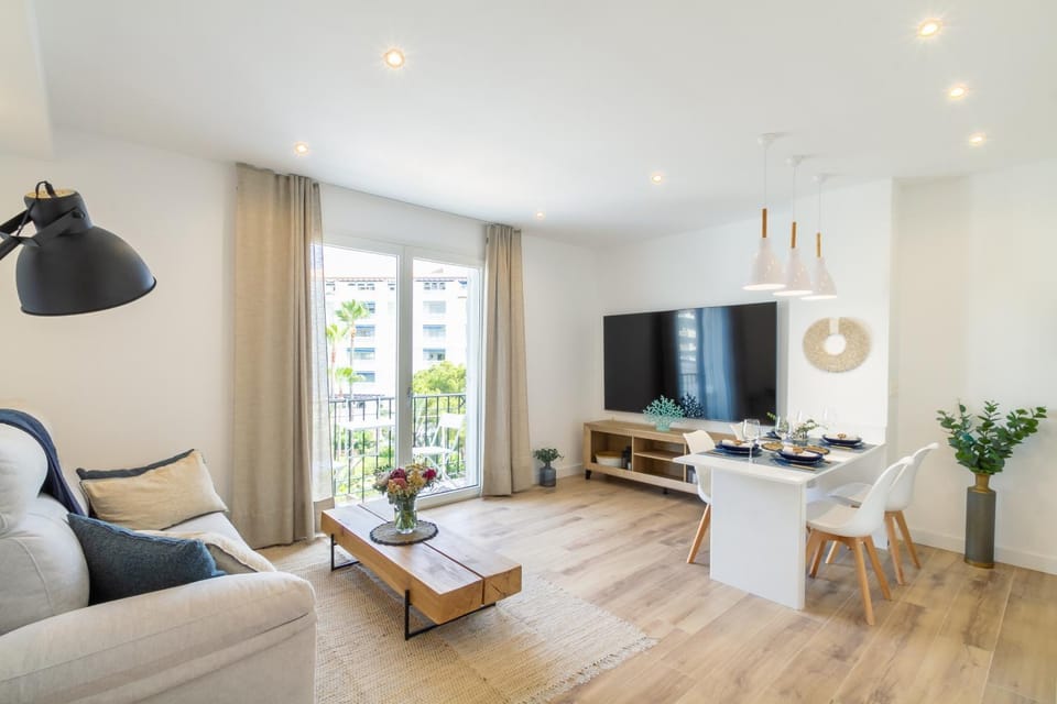 Day, TV and multimedia, View (from property/room), Living room, Seating area
