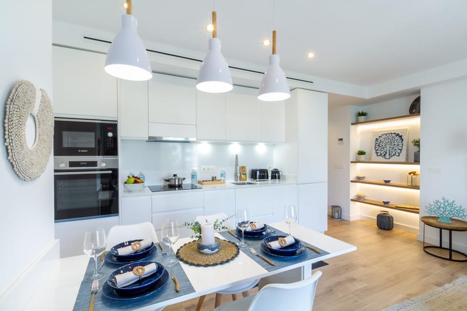 Bed, Kitchen or kitchenette, Dining area, Bedroom, minibar, pet friendly, stove