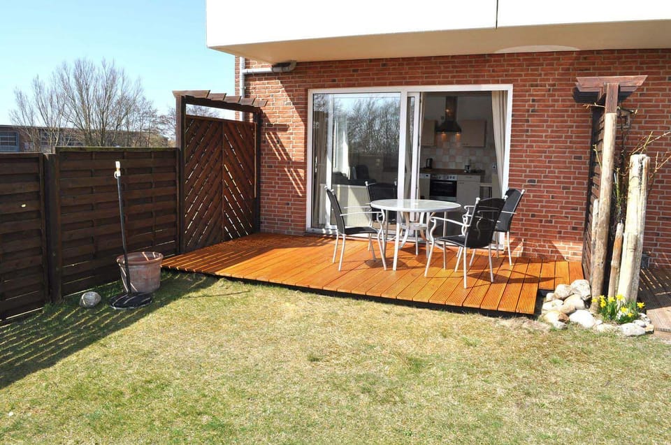 Property building, Garden, Balcony/Terrace