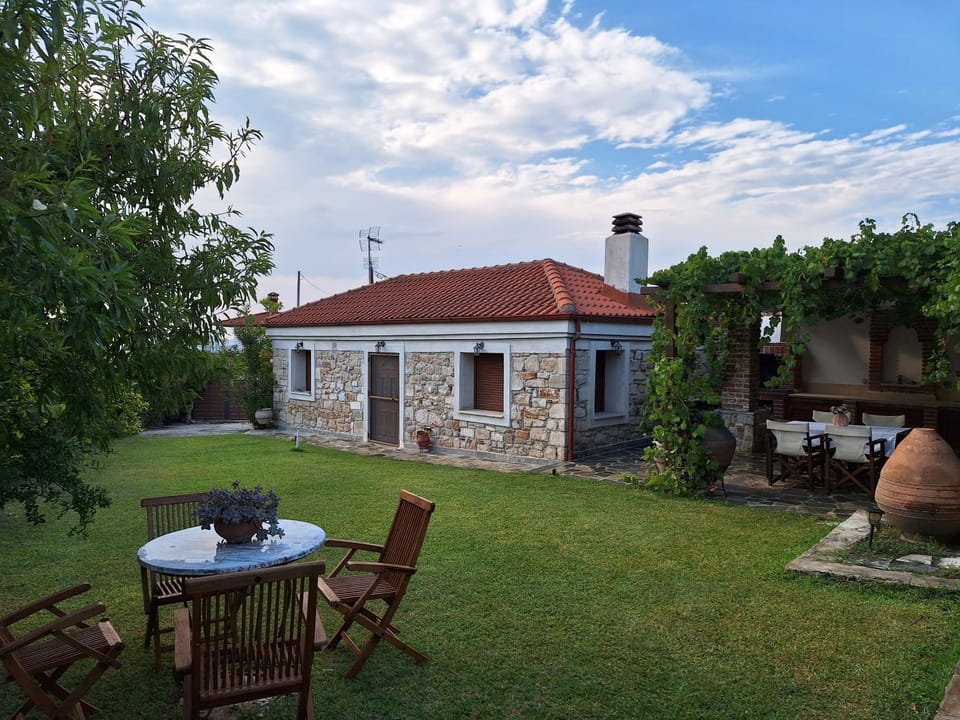 Garden House KRISTI House in Halkidiki