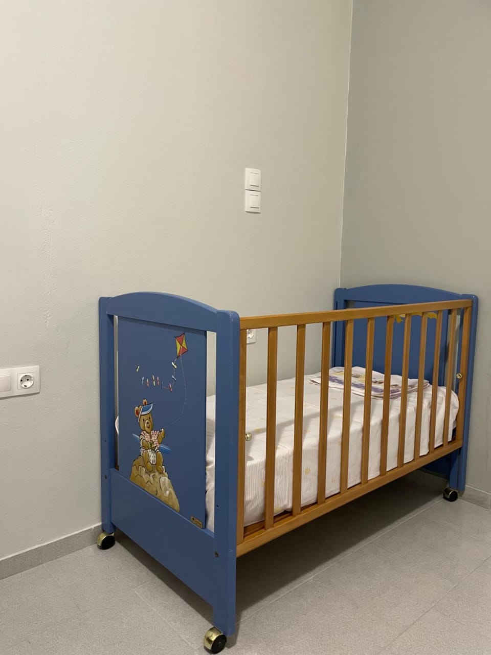 Bed, cot