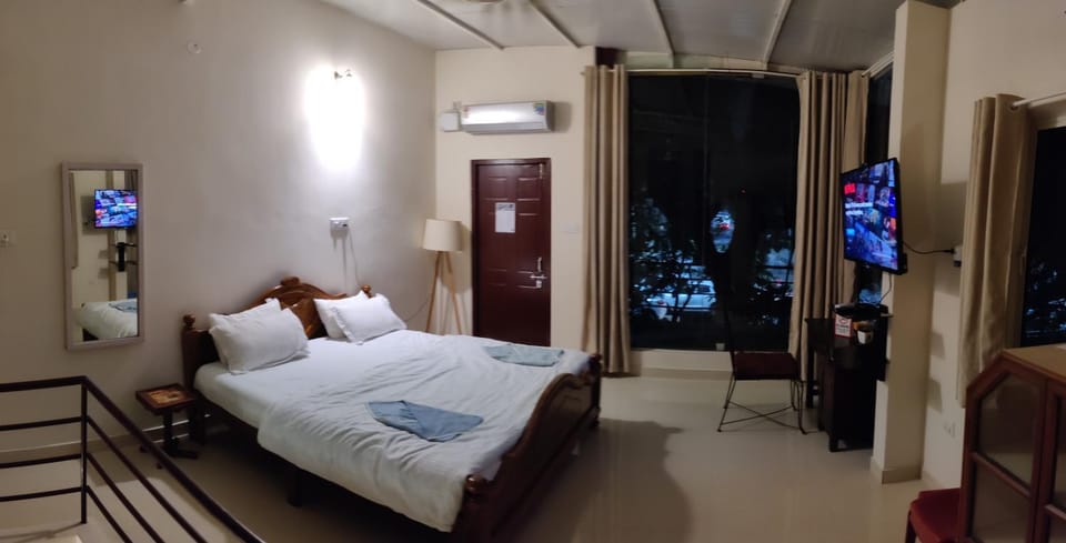 Bed, TV and multimedia, Bedroom, air conditioner