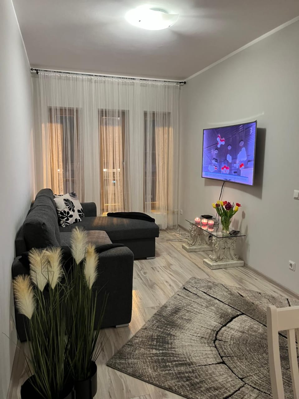 Communal lounge/ TV room, TV and multimedia, Living room, Seating area, Evening entertainment