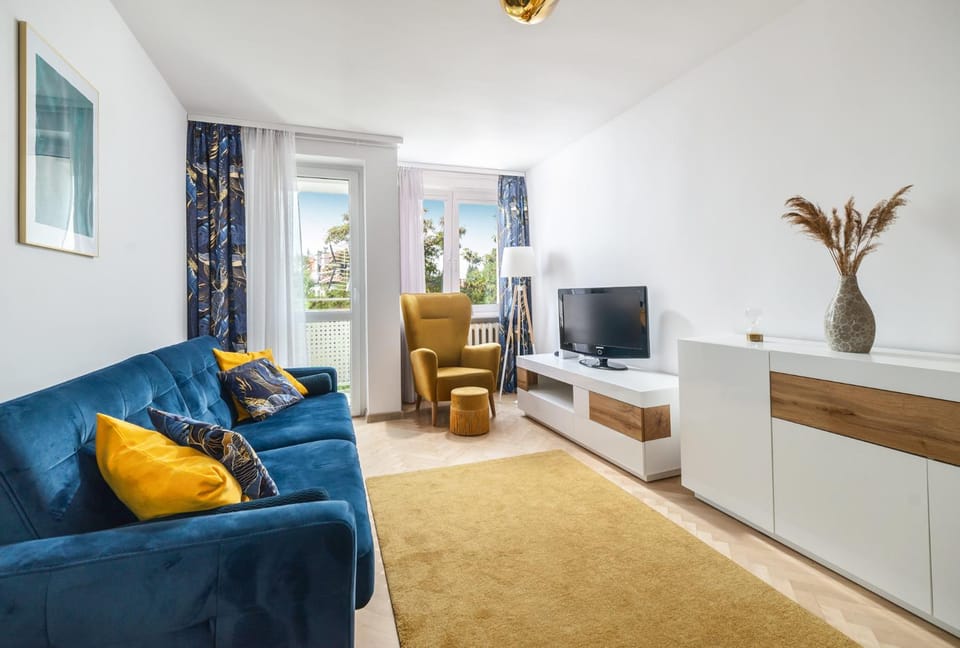 Bed, TV and multimedia, Balcony/Terrace, Living room, Seating area