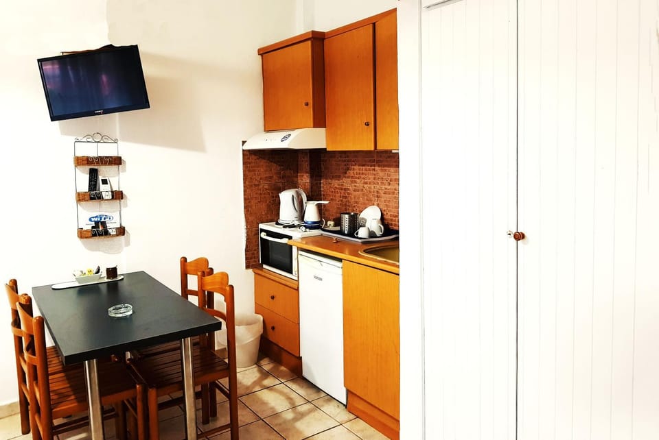 Shower, Toilet, Garden, Bathroom, TV and multimedia, Coffee/tea facilities, Balcony/Terrace, Kitchen or kitchenette, Dining area, Bedroom, City view, Garden view, Sea view, Street view, Quiet street view, stove