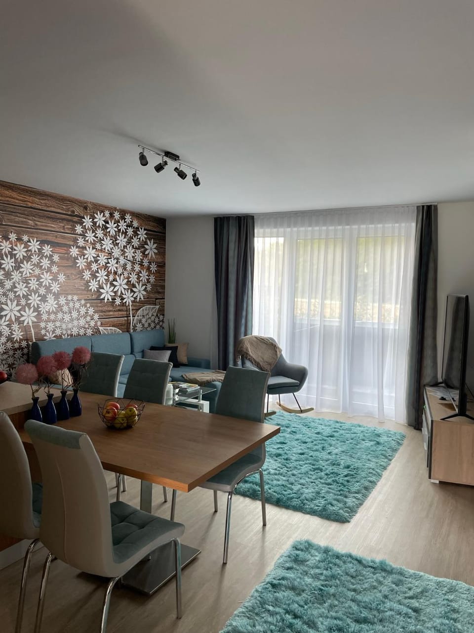 Communal lounge/ TV room, TV and multimedia, Living room
