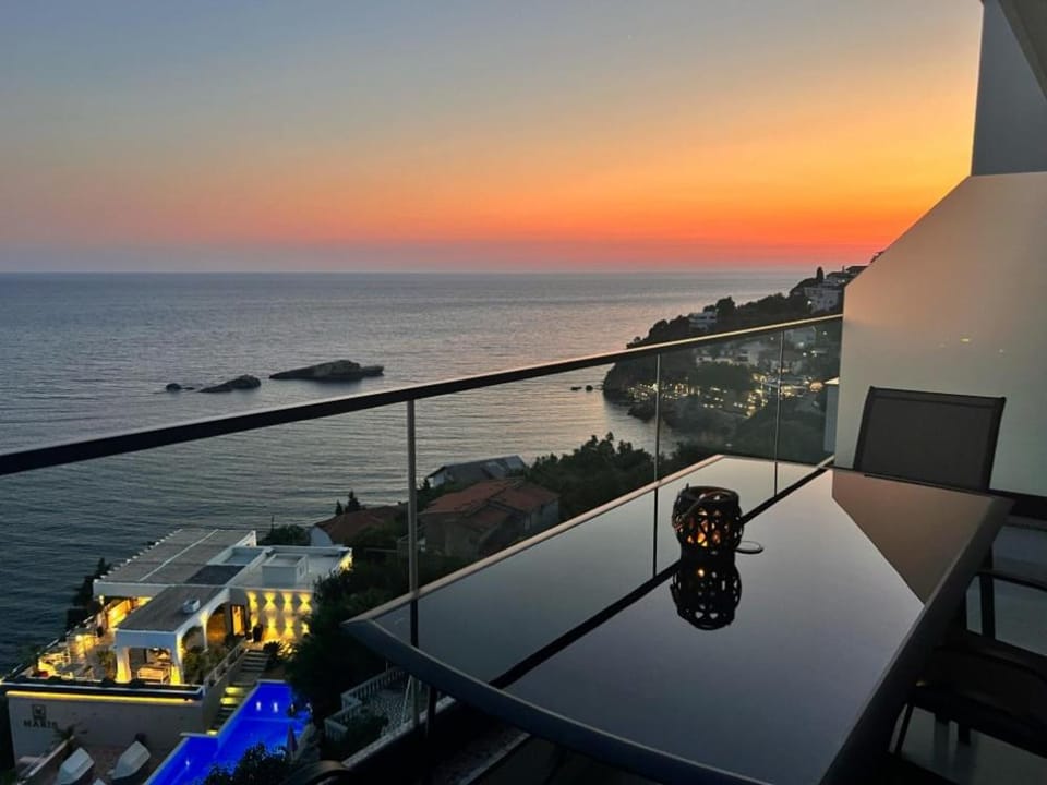 View (from property/room), Balcony/Terrace, Sea view