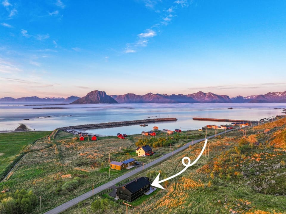 Neighbourhood, Natural landscape, Sea view