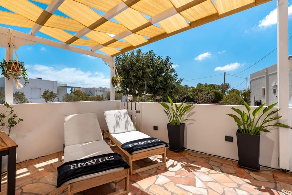 Balcony/Terrace, sunbed