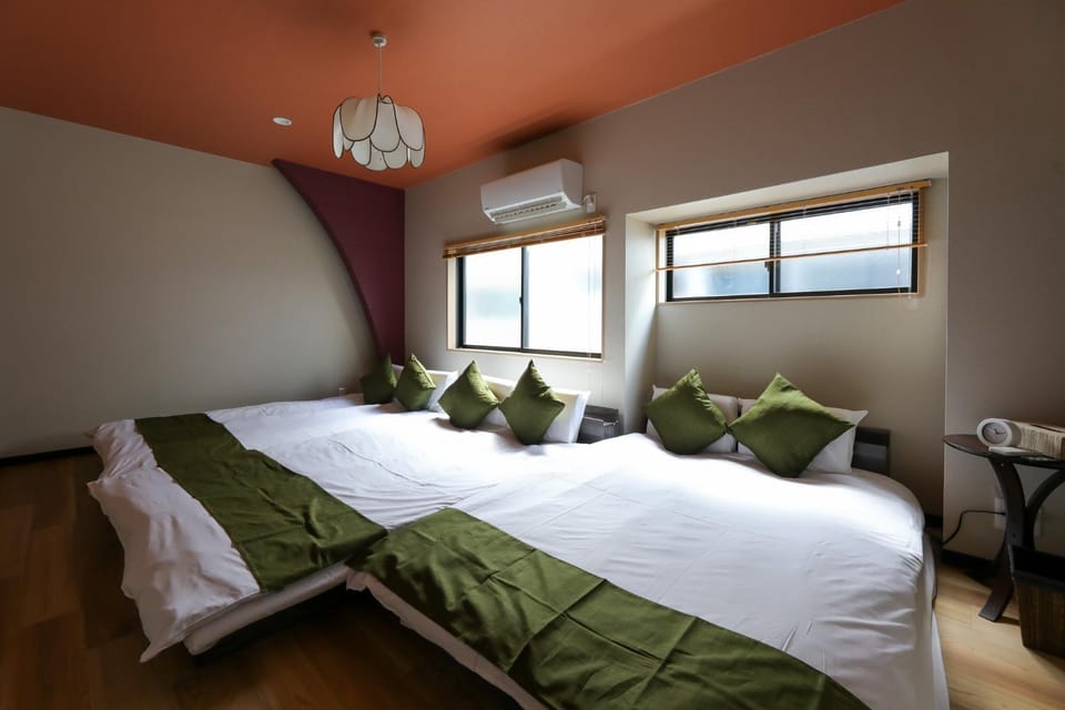 天壱 最寄り駅徒歩5分 寝室2部屋6台のベッド 新築の物件 House in Osaka