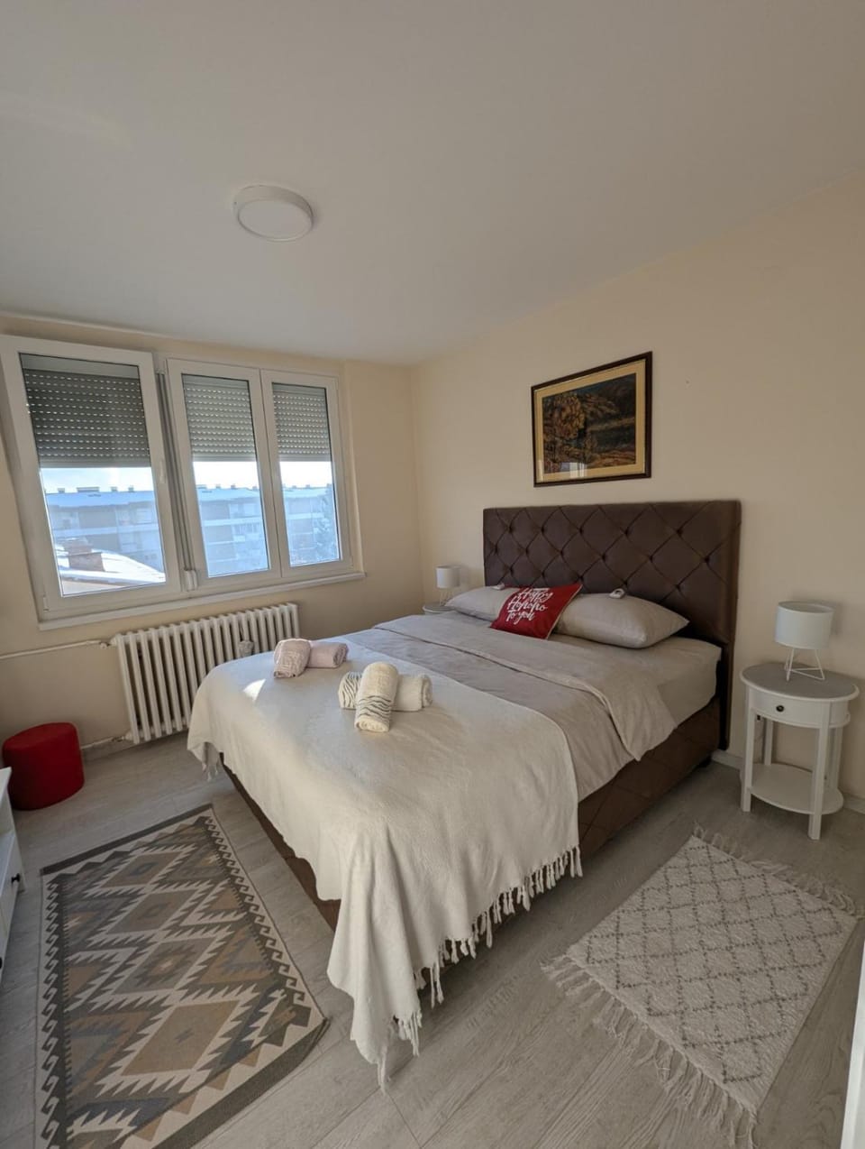 Bedroom, towels
