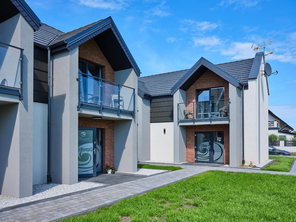 Property building, Spring, Day, Garden, Garden view