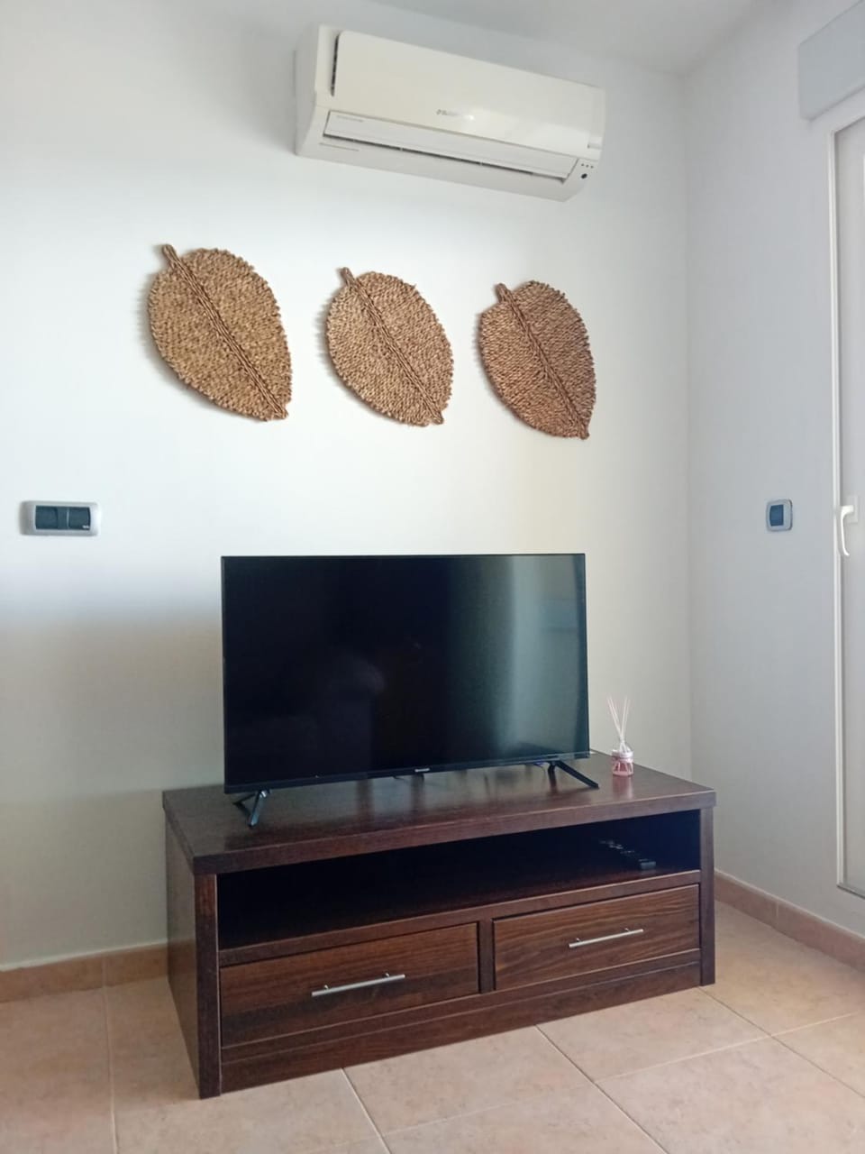 TV and multimedia, air conditioner