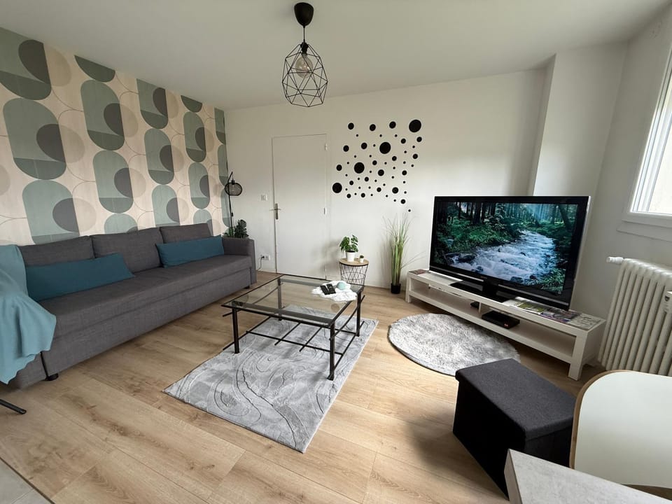 Communal lounge/ TV room, TV and multimedia, Living room