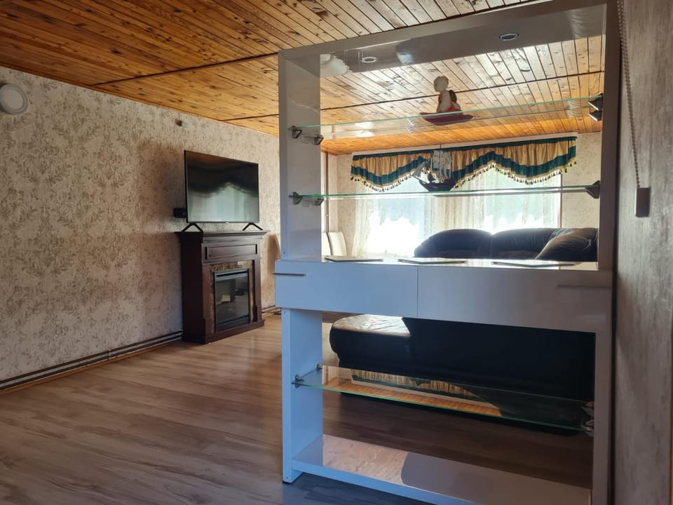 TV and multimedia, Photo of the whole room