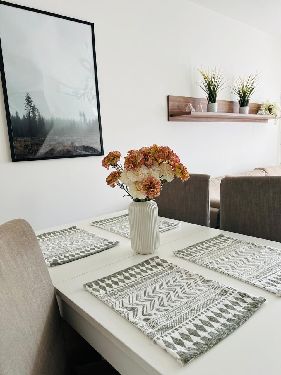 Living room, Seating area, Dining area