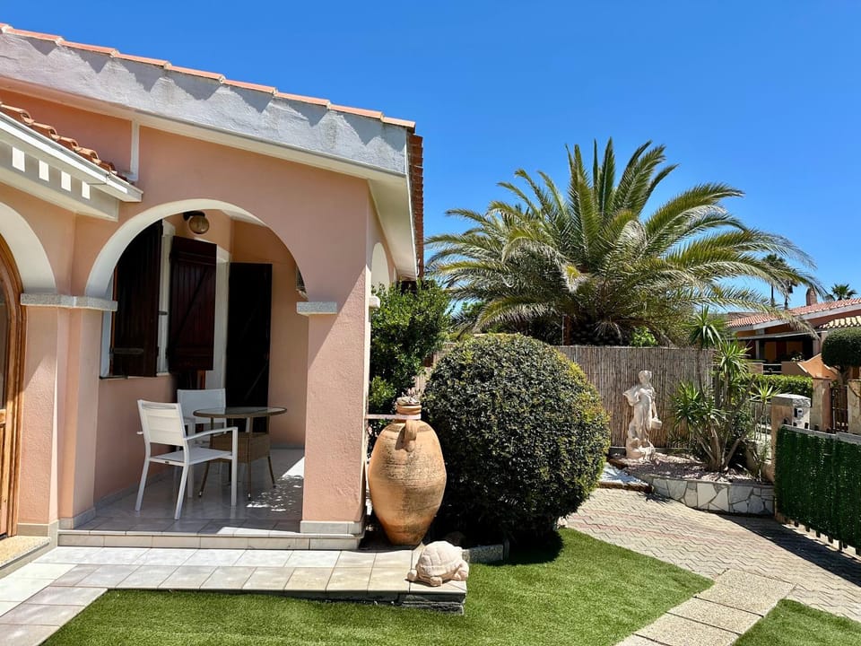 Property building, Garden, Garden view