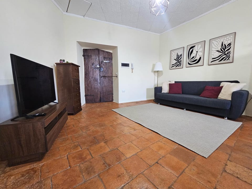 Communal lounge/ TV room, TV and multimedia, Living room, Seating area, Evening entertainment, heating, internet