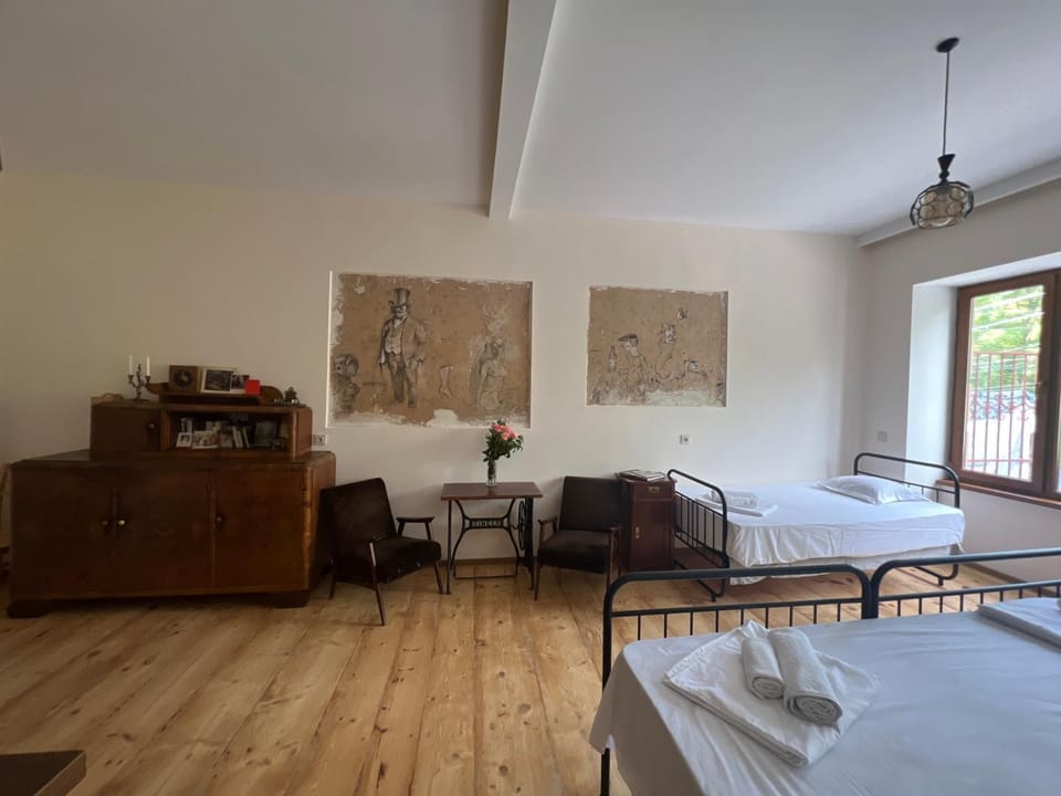 Bed, Photo of the whole room