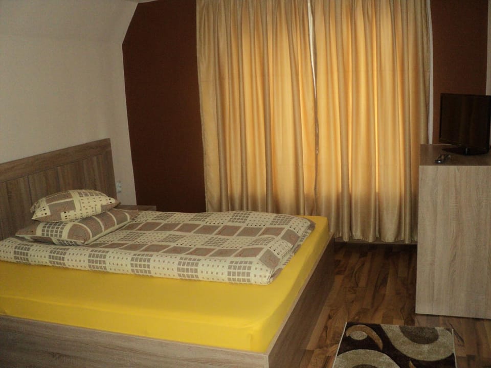 Staff, Photo of the whole room
