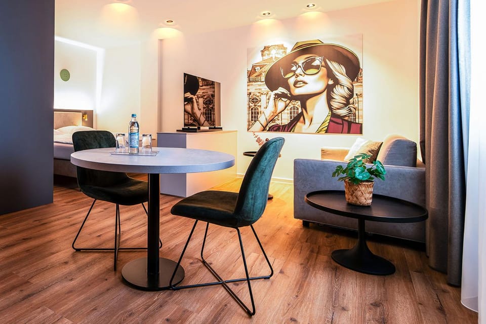 Living room, Dining area