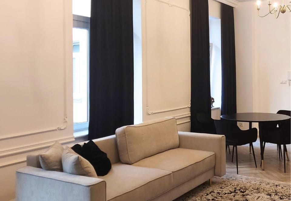 Living room, Seating area, Dining area, air conditioner, air conditioner