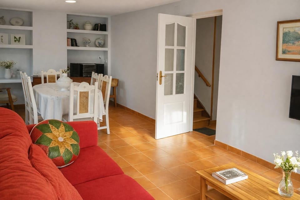 Communal lounge/ TV room, Living room, Dining area