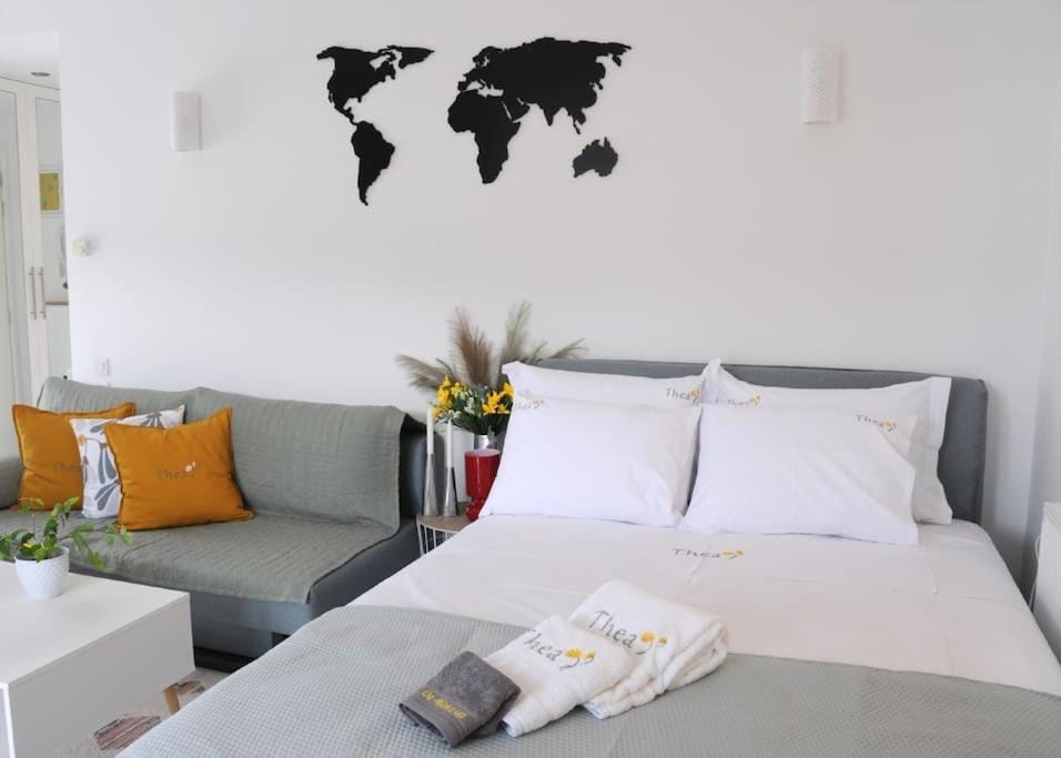 Photo of the whole room, Bedroom
