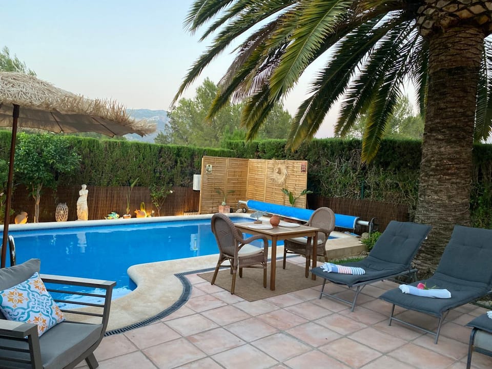 Mountain view, Swimming pool, Breakfast