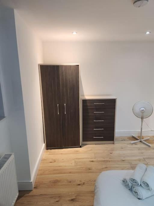 Bed, Bedroom, wardrobe