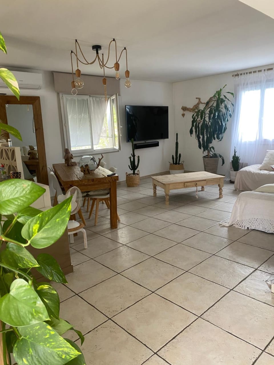 Villa Zen avec 2 chats House in Grospierres