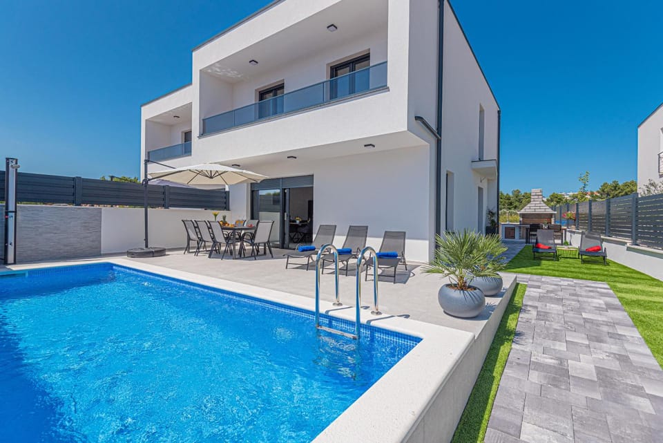 Facade/entrance, Pool view