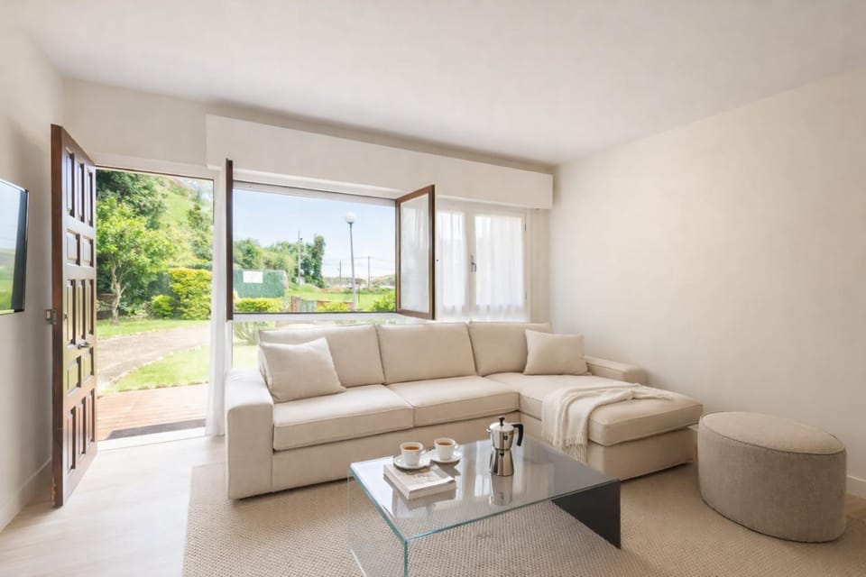 Living room, Garden view
