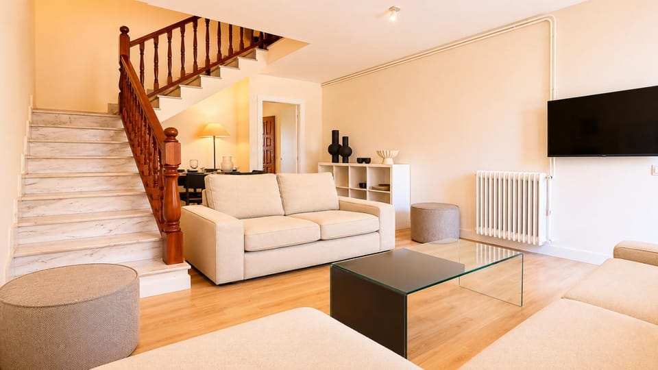 Communal lounge/ TV room, Living room