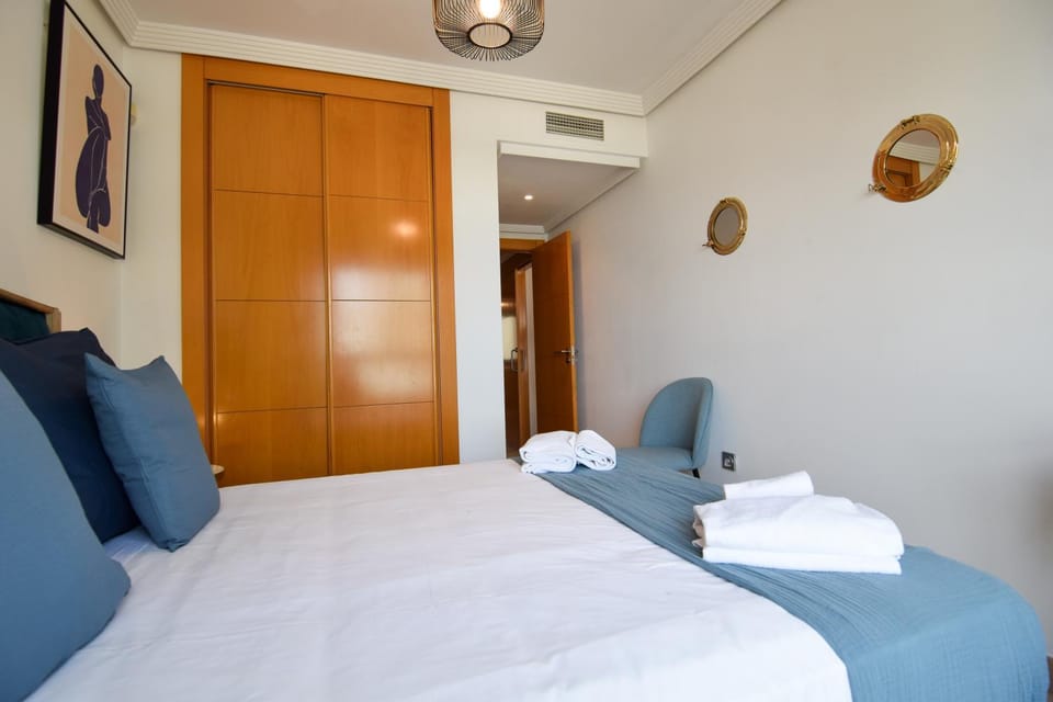 Bed, Photo of the whole room, Bedroom, towels, wardrobe, air conditioner