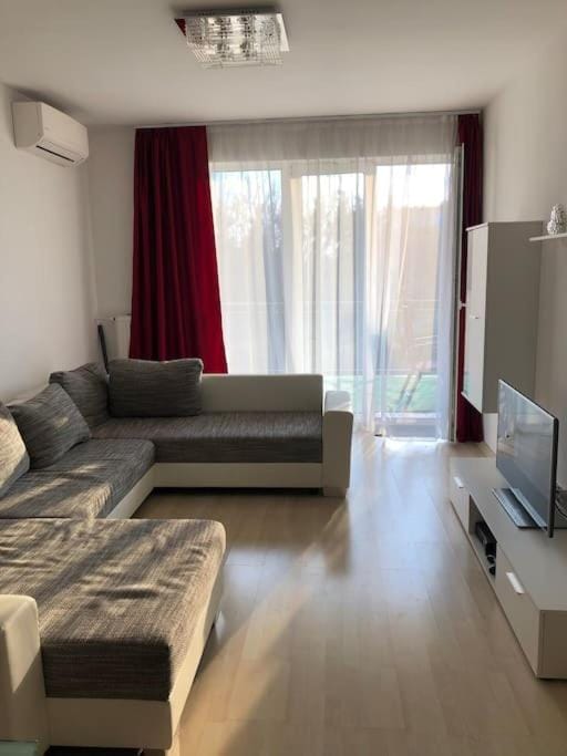 TV and multimedia, Living room, air conditioner