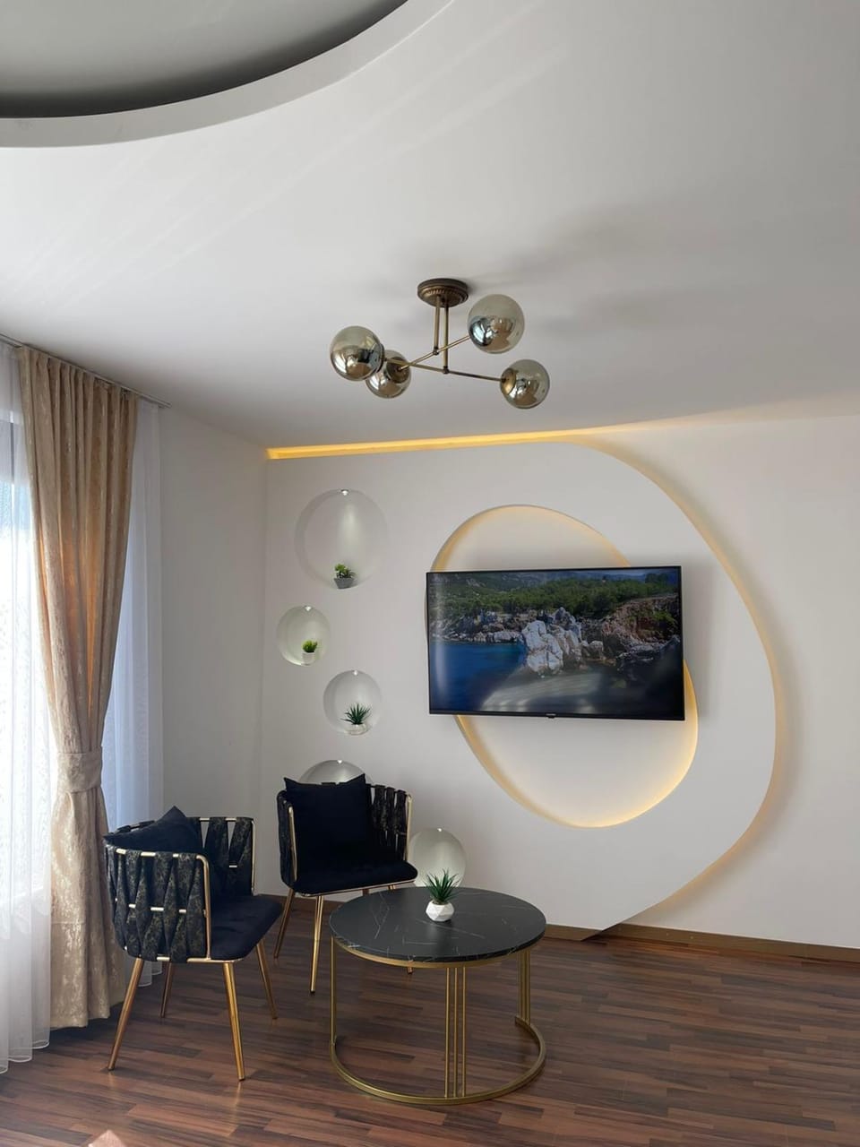 TV and multimedia, Seating area