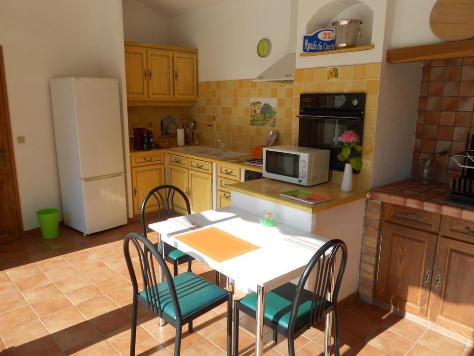 VILLA AVEC PISCINE PRIVATIVE et EXCLUSIVE avec PARKING Villa in Roquefort-les-Pins