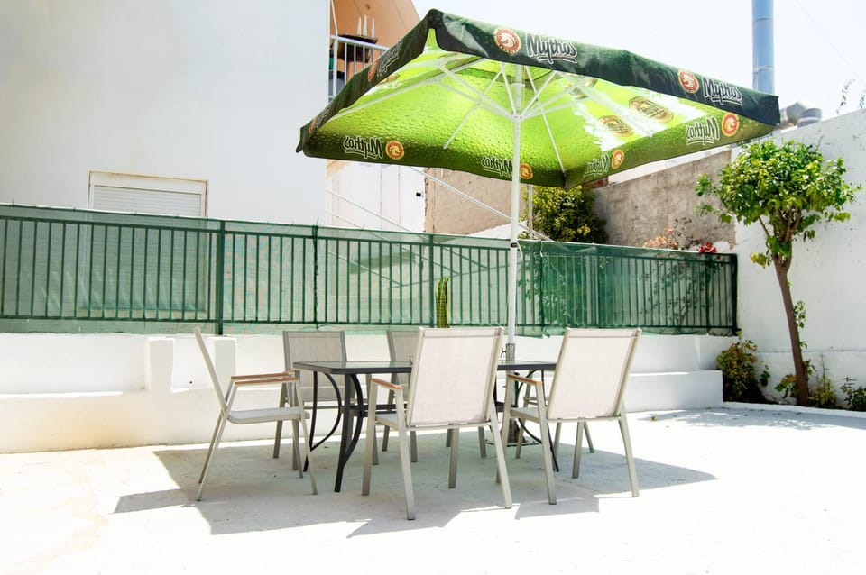 Property building, Seating area