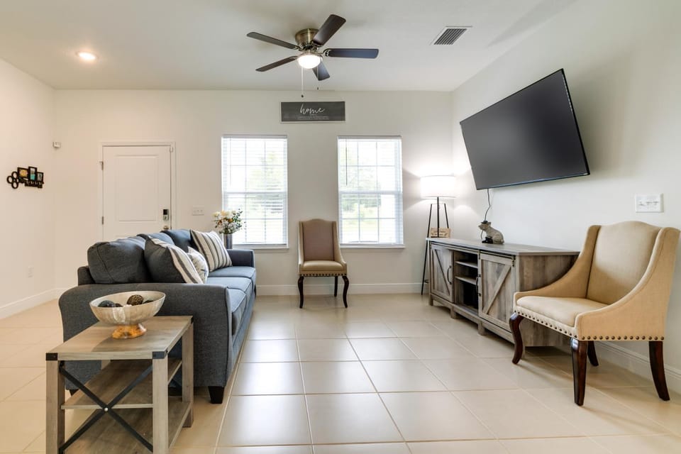 Bright, Pet-Friendly Home: 16 Mi to Downtown Ocala House in Florida