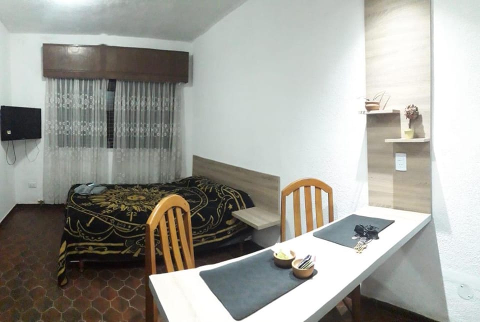 Bed, TV and multimedia, Living room, Dining area, Bedroom