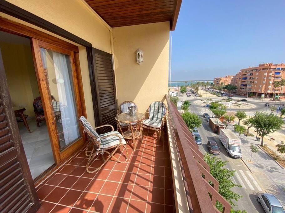 View (from property/room), Balcony/Terrace, City view, Sea view