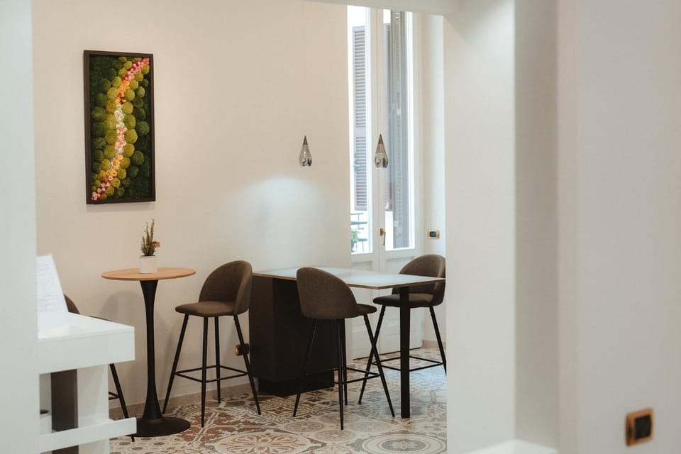 hair dresser, kitchen
