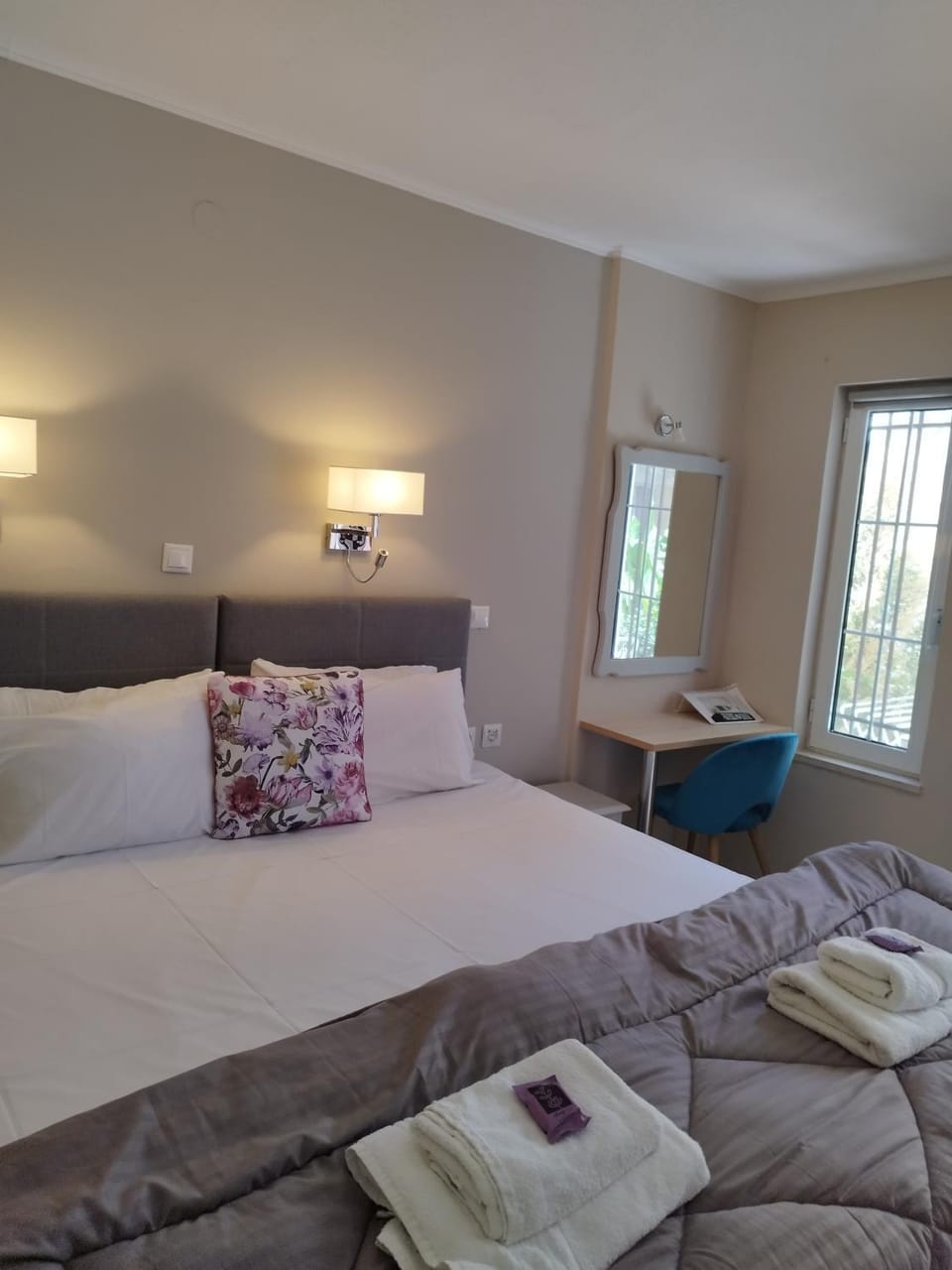 Bed, Photo of the whole room